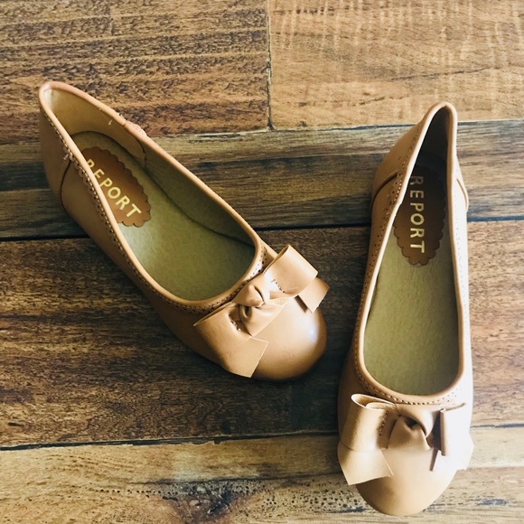 Girls Bow Flats. Never been worn. - Picture 1 of 3